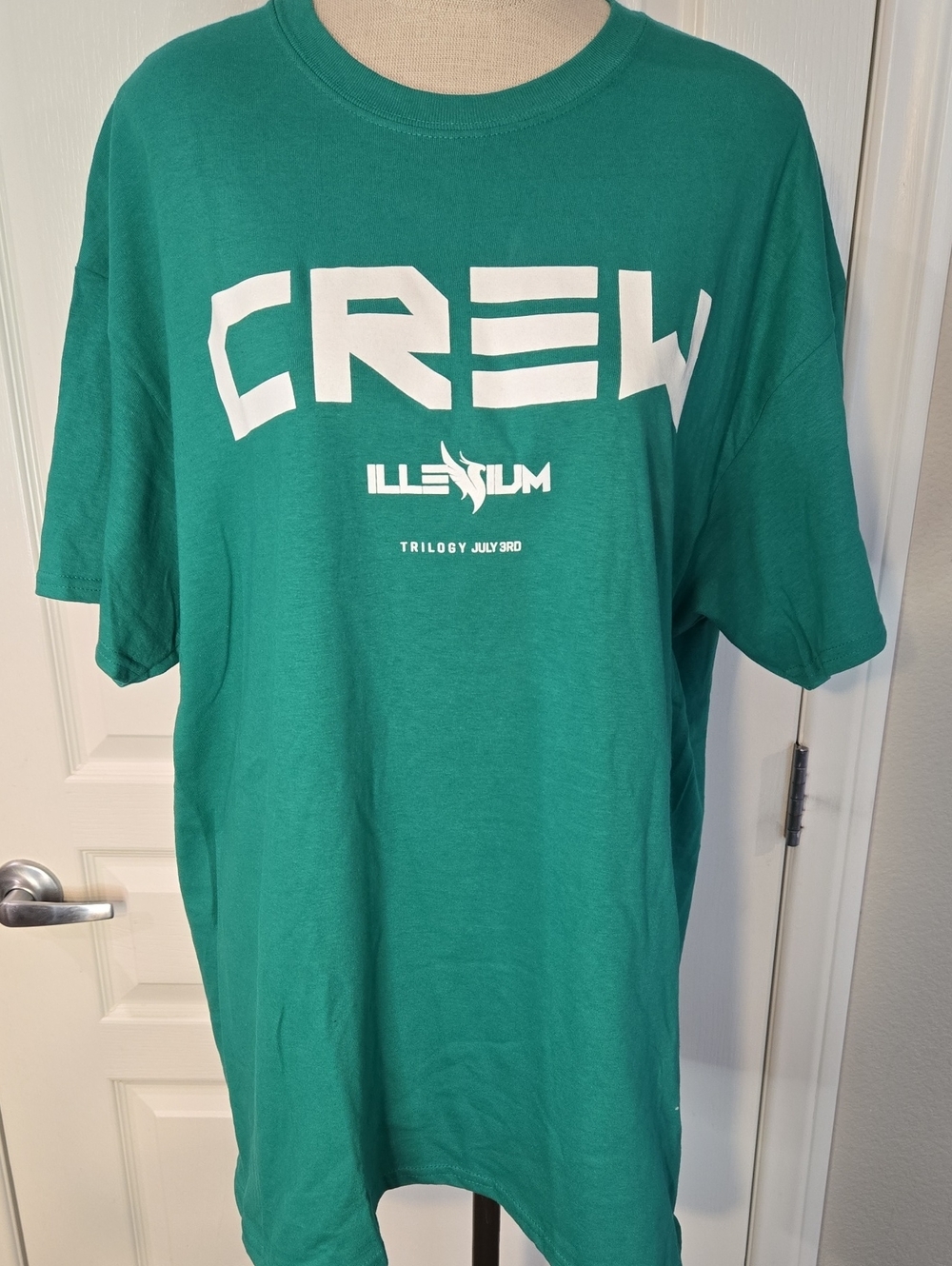 Illeium Gildan Teal 'CREW' Graphic Short Sleeve T-Shirt